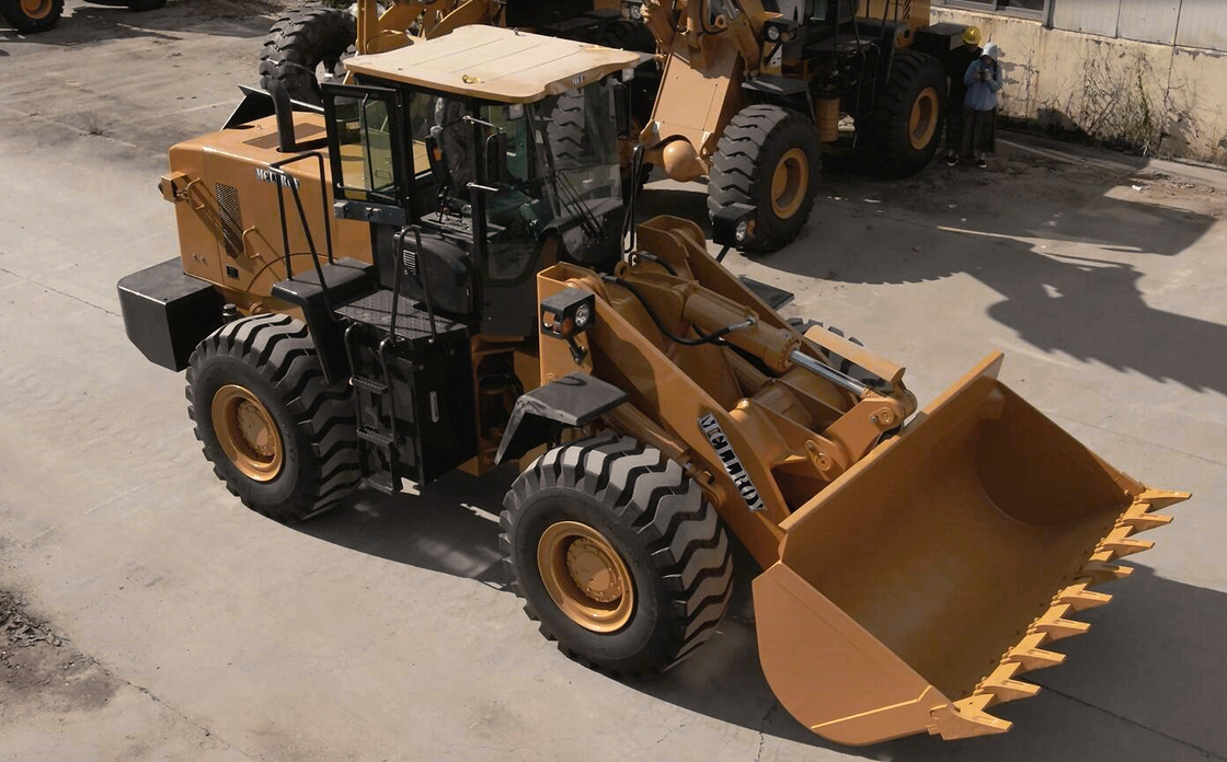 Medium Articulated 5 Ton Wheel Loader Machine For Industrial Construction